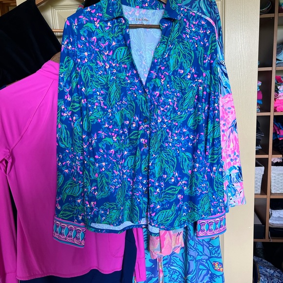 Lilly Pulitzer Tops - EUC!! Lilly Pulitzer top